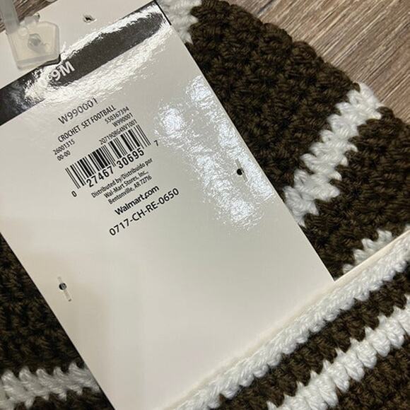 NWT Football Photo outfit for babies unisex hat and diaper cover - Picture 4 of 6